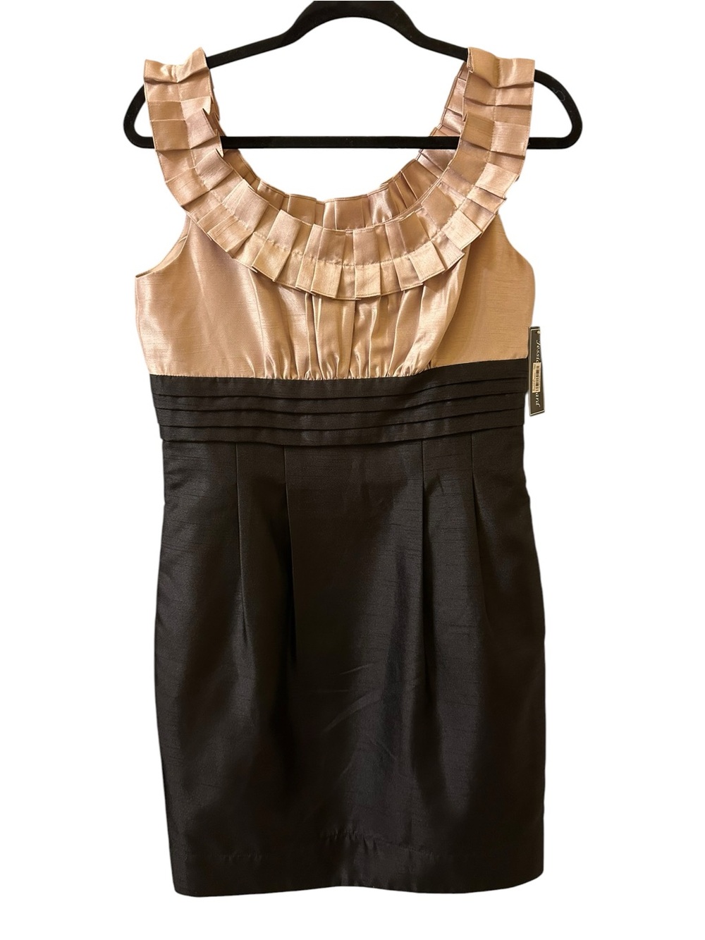 Jessica Howard Two-Tone Satin Ruffle Neck Dress - Champagne and Black size 8